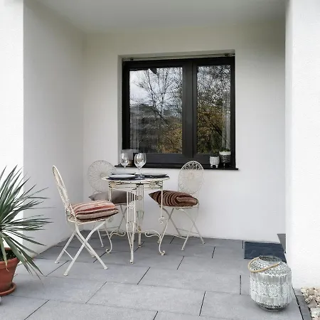 Daines Oase, Ruhig, Tiefgarage, Terrasse, Nahe Duesseldorf Lägenhet *
